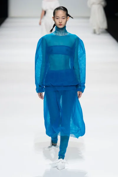 Look 11